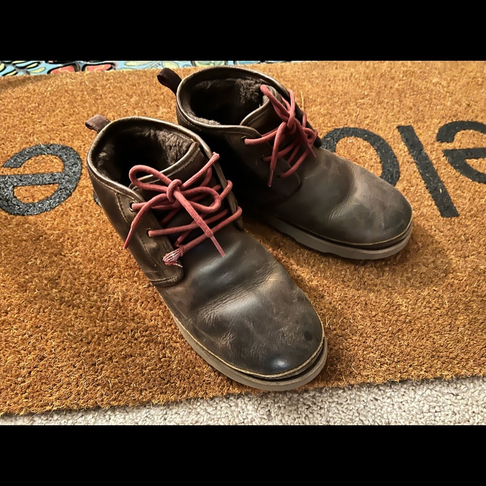 Men’s ugg waterproof boots US11